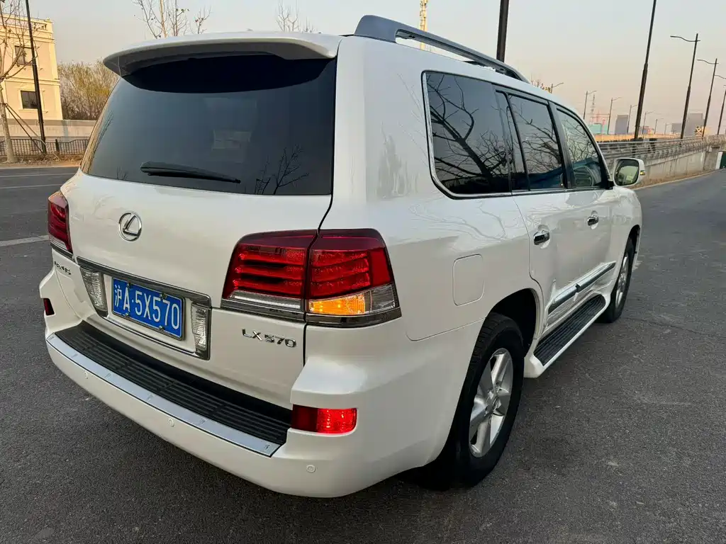 Lexus LX 570