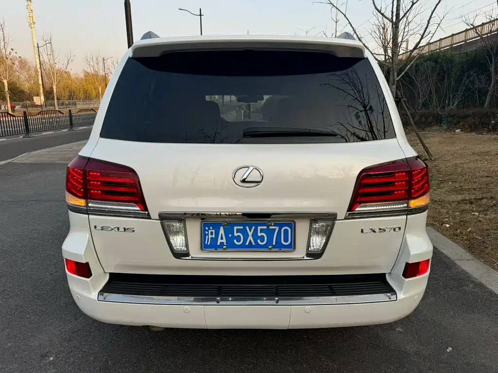 Lexus LX 570