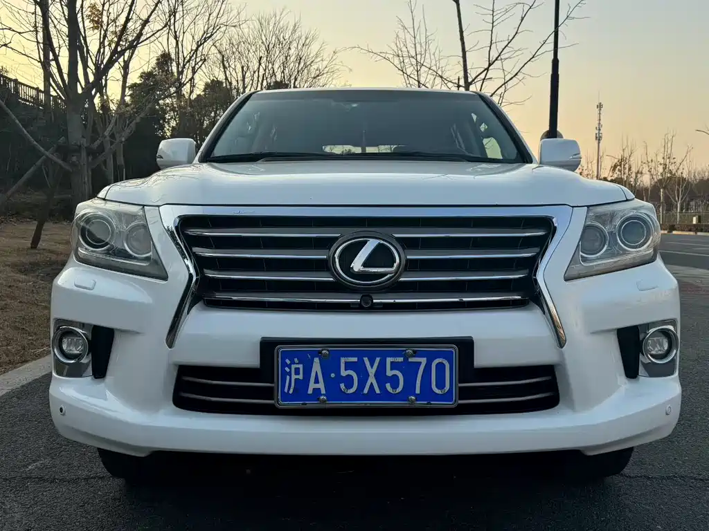 Lexus LX 570