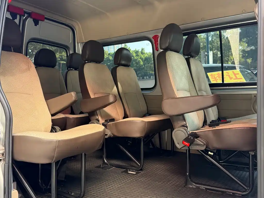 Transit Custom 2.8 T Business SWB Mid Roof 12-seat CN-VI JX493