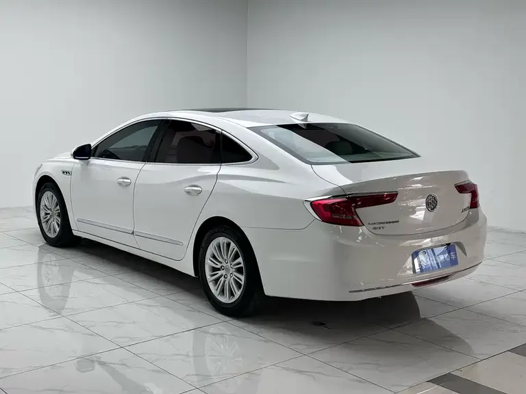 Buick LaCrosse Facelift 20 T Leading