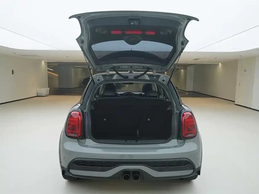 MINI Facelift 2.0 T COOPER S Classic