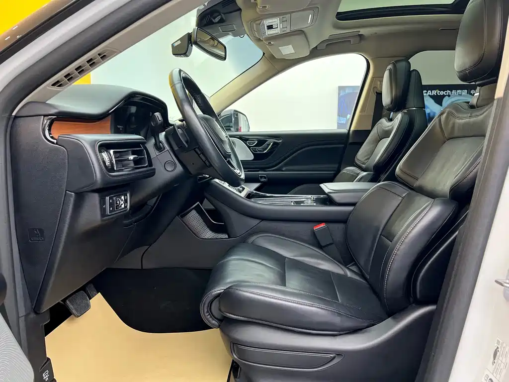 Aviator 3.0 T V6 4 WD Executive