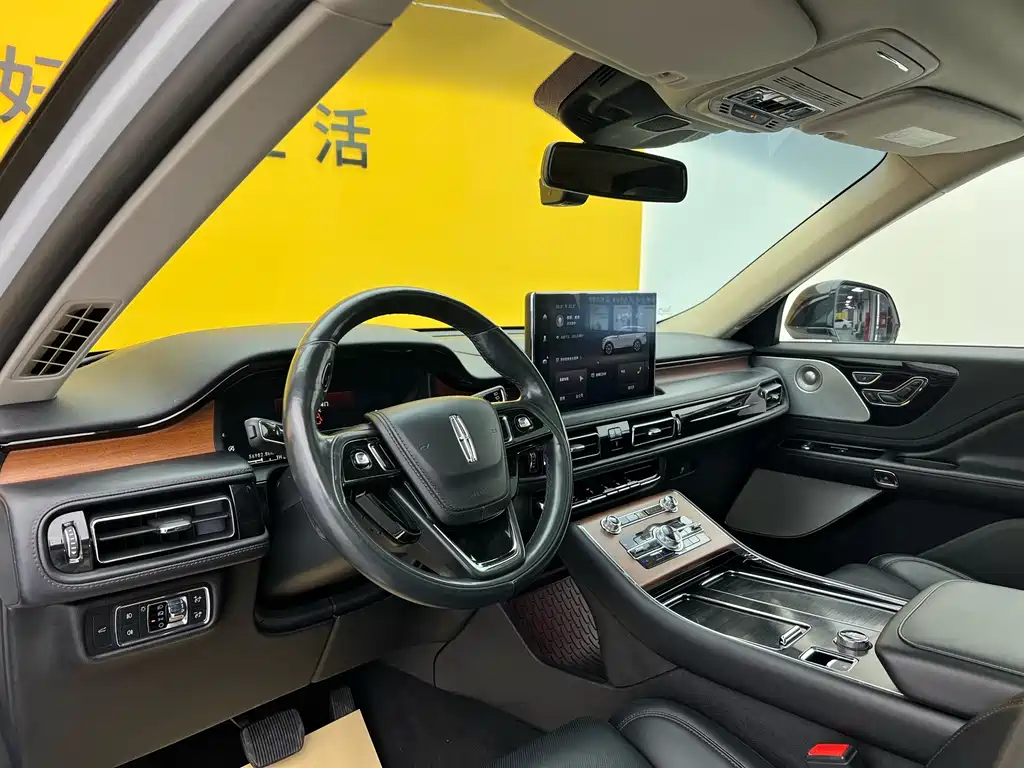 Aviator 3.0 T V6 4 WD Executive