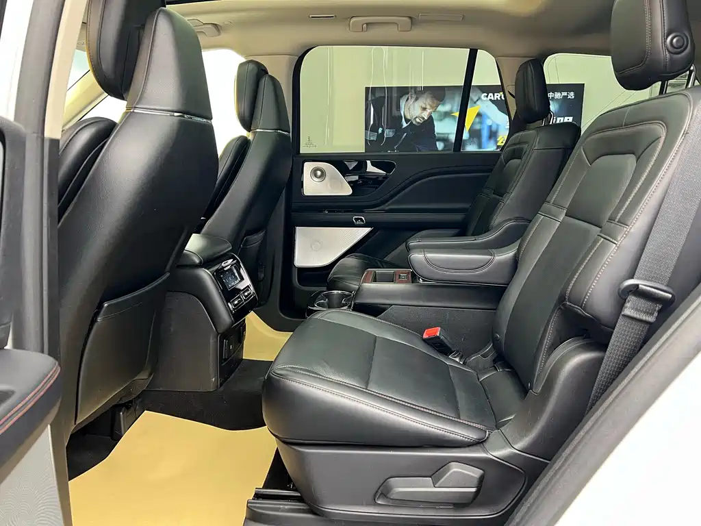 Aviator 3.0 T V6 4 WD Executive