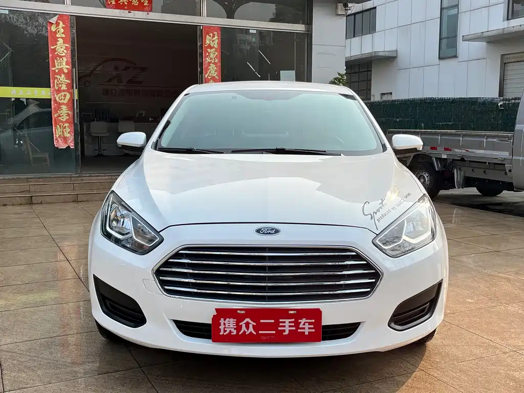 Escort Facelift 1.5 L Manual Comfort