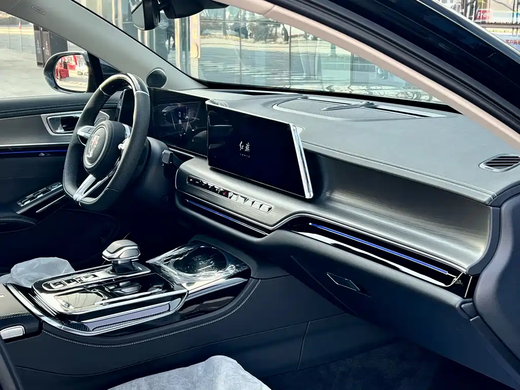 Hongqi H9 Facelift 2.0 T 2 WD Flagship Smooth Private Style 5-seat