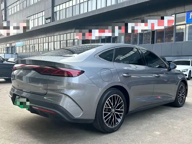 BYD Qin L DM-i 120 KM Outstanding