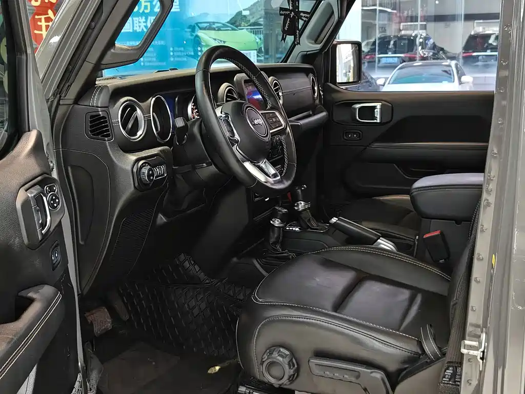Wrangler 2.0 T Sahara 4-door CN-VI