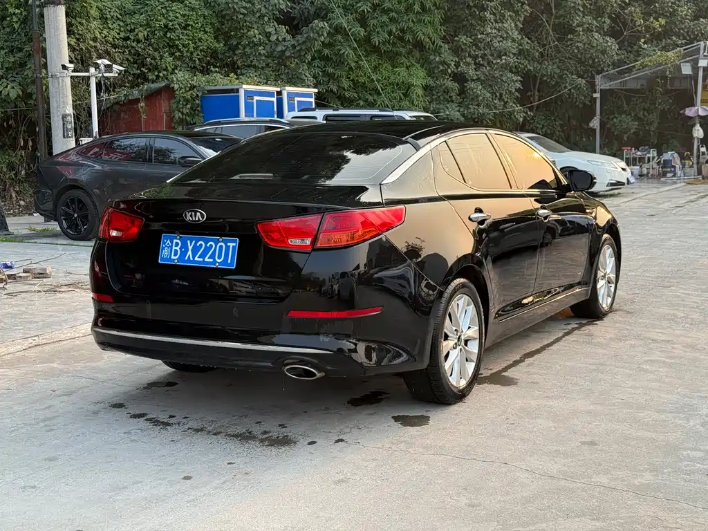 Kia K5 2.0 L Auto GL
