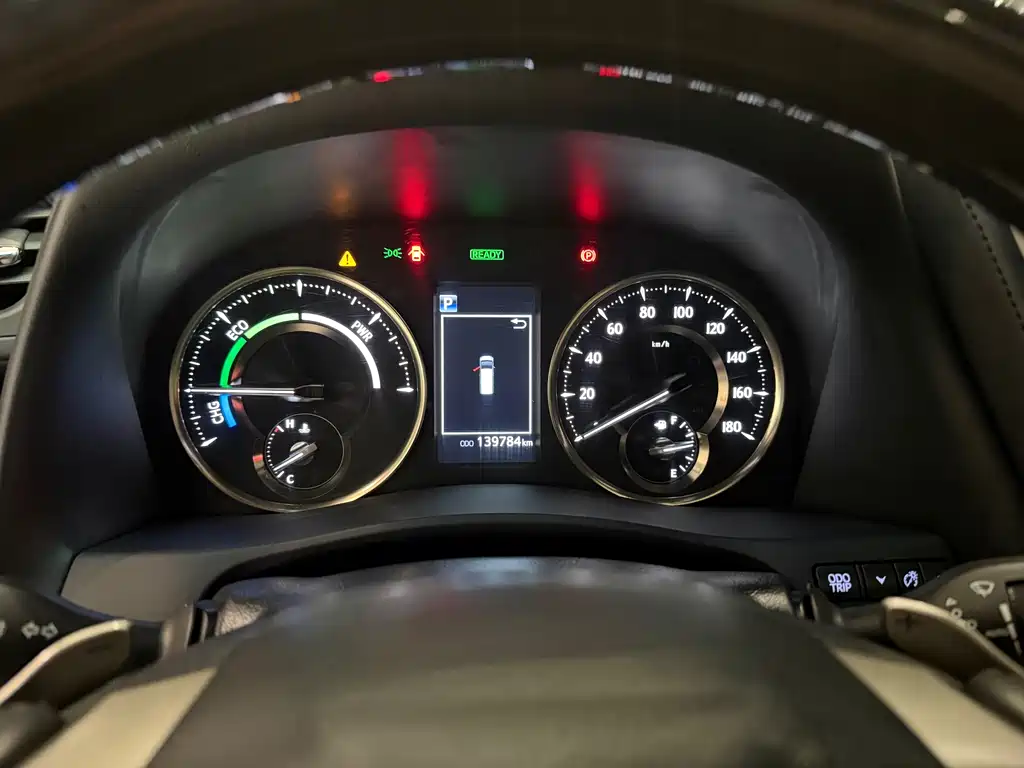 Lexus LM 300 h 4-seat Royal World