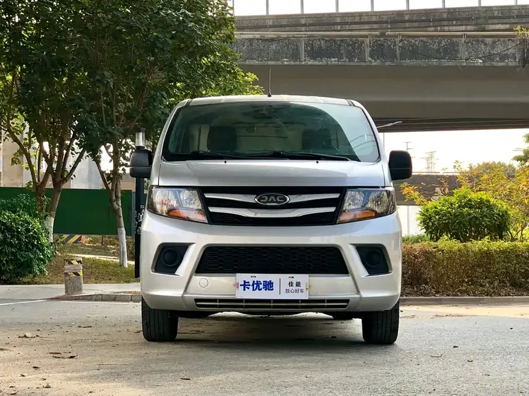 JAC Refine M3 PLUS 1.8 L 2-seat Shuttle