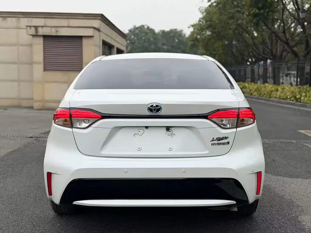 Levin Dual Engine 1.8 H E-CVT Tech