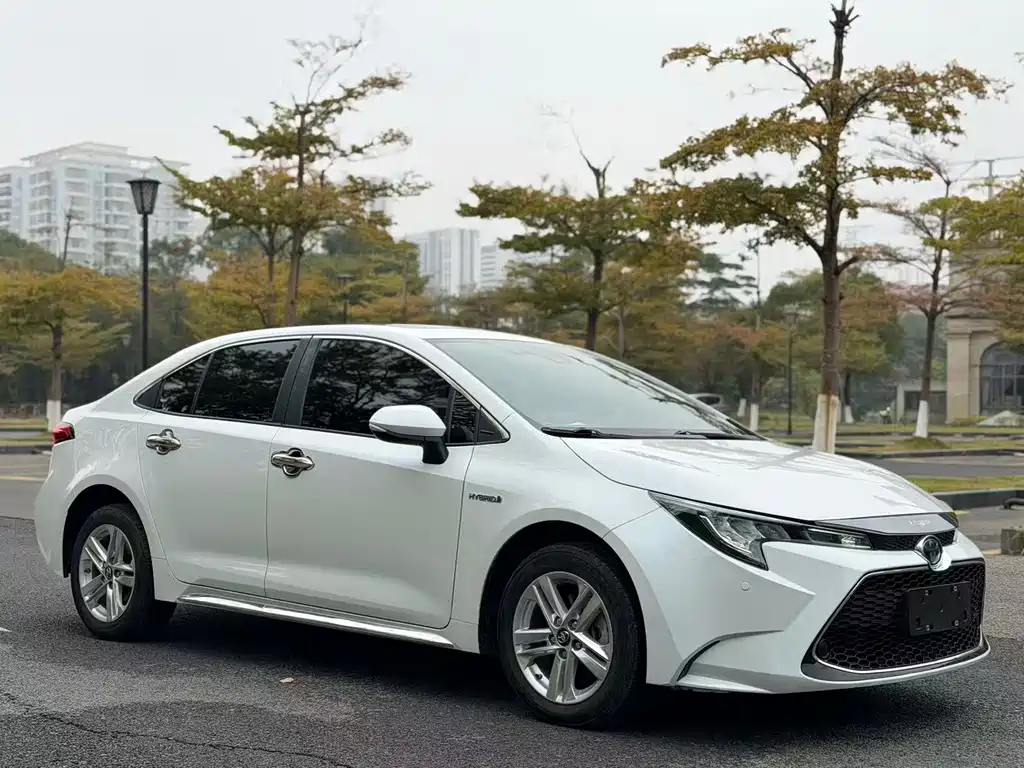 Levin Dual Engine 1.8 H E-CVT Tech