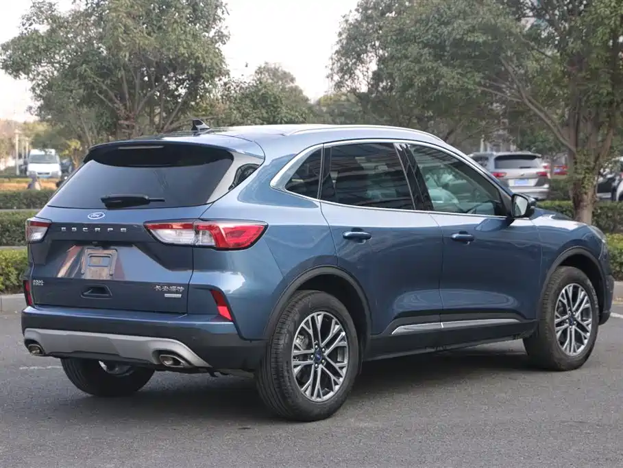 Escape EcoBoost 245 2 WD Shine Enjoyment