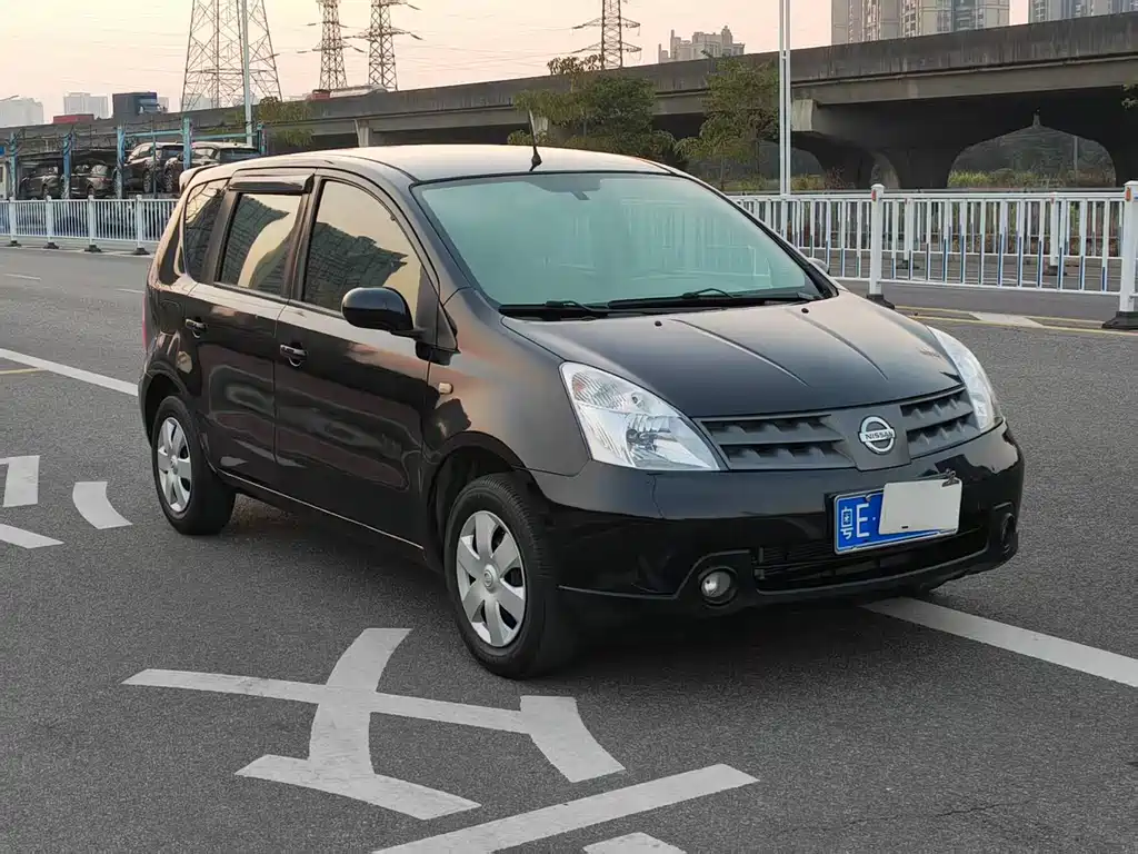 Livina 1.6 L Auto All-round