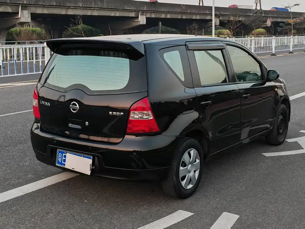 Livina 1.6 L Auto All-round