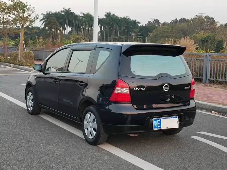 Nissan Livina 1.6 L Auto All-round