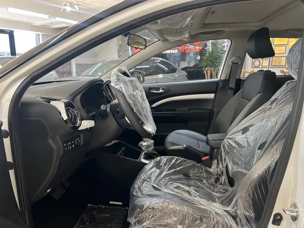 Stonic 1.4 L CVT Fun Enjoyment Sunroof