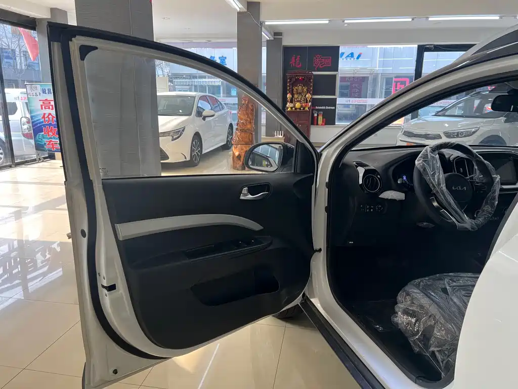 Stonic 1.4 L CVT Fun Enjoyment Sunroof