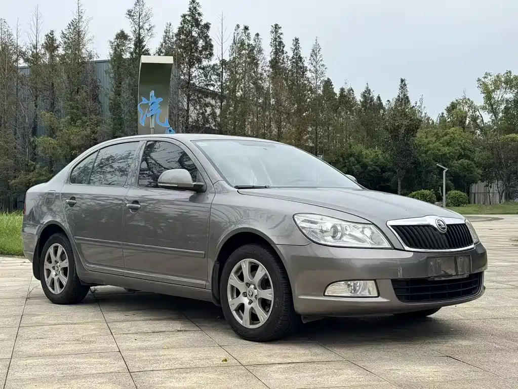 Octavia 1.6 L Auto Elegant