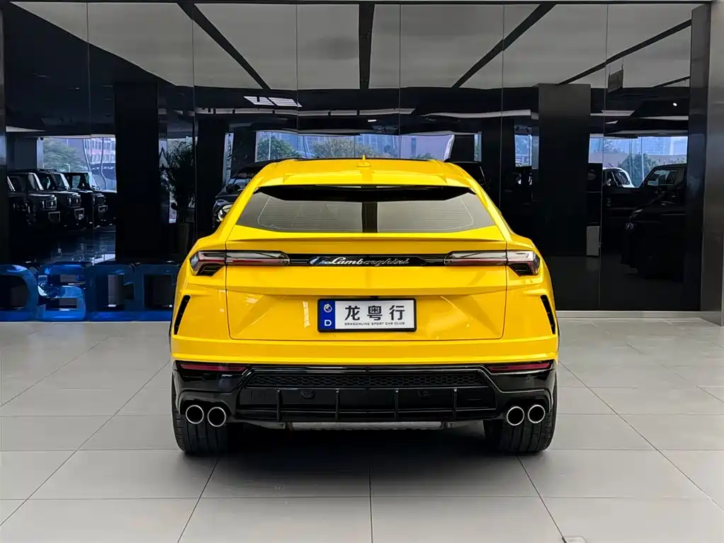 Urus 4.0 T V8