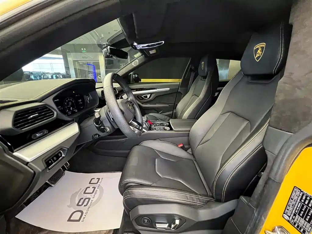 Urus 4.0 T V8
