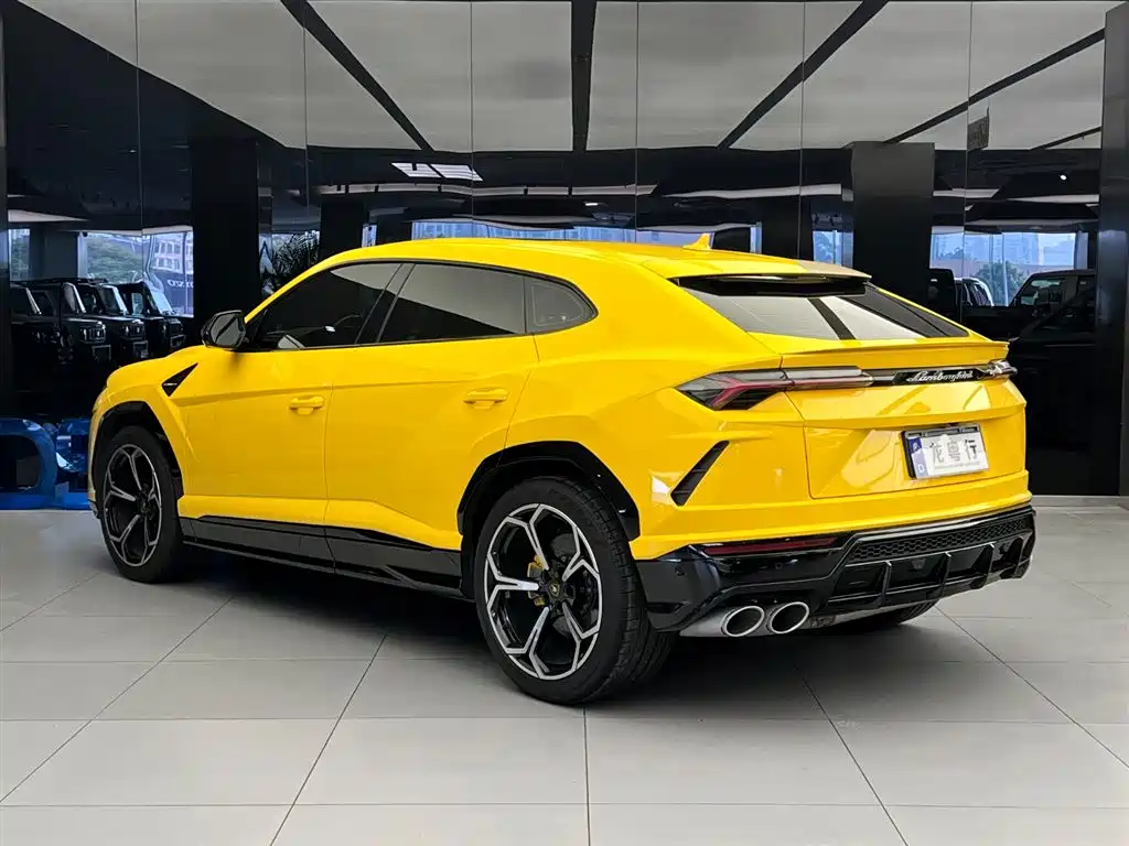 Urus 4.0 T V8