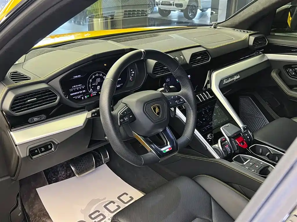 Urus 4.0 T V8