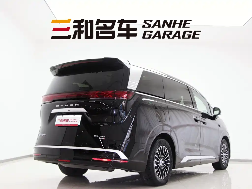 Denza D9 DM-i Smart Drive 1020 4 WD Flagship
