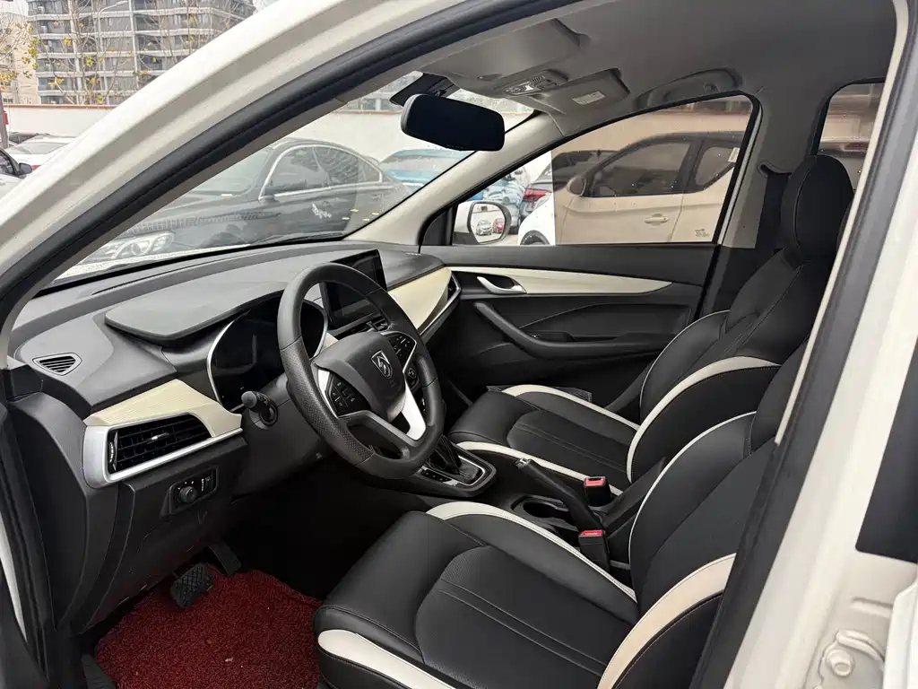 Baojun 360 1.5 L CVT Elite CN-VI