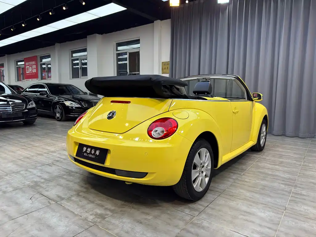 Beetle 2.0 AT Top Config Convertible