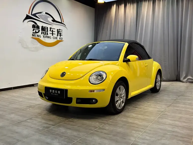 Volkswagen Beetle 2.0 AT Top Config Convertible