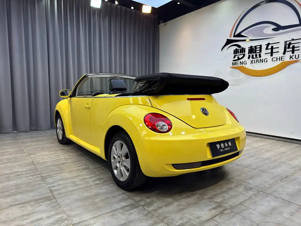 Beetle 2.0 AT Top Config Convertible