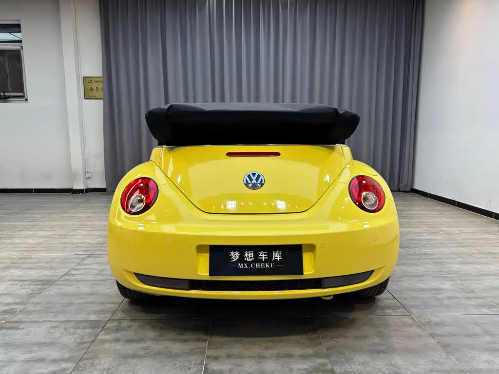 Beetle 2.0 AT Top Config Convertible