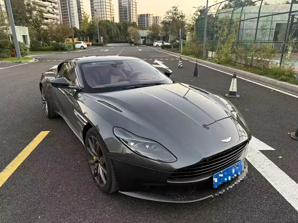 Aston Martin DB11 4.0 T V8 Coupe