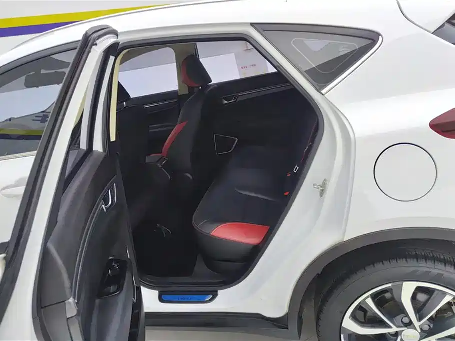 Emgrand GS 1.4 T CVT Elegant