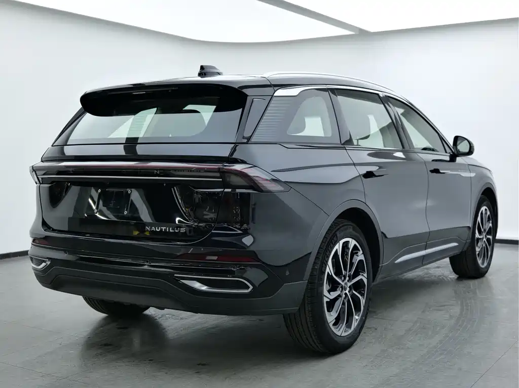 Nautilus 2.0 T 4 WD Supreme Wise