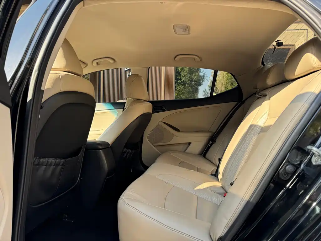 Kia K5 2.0 L Auto GL