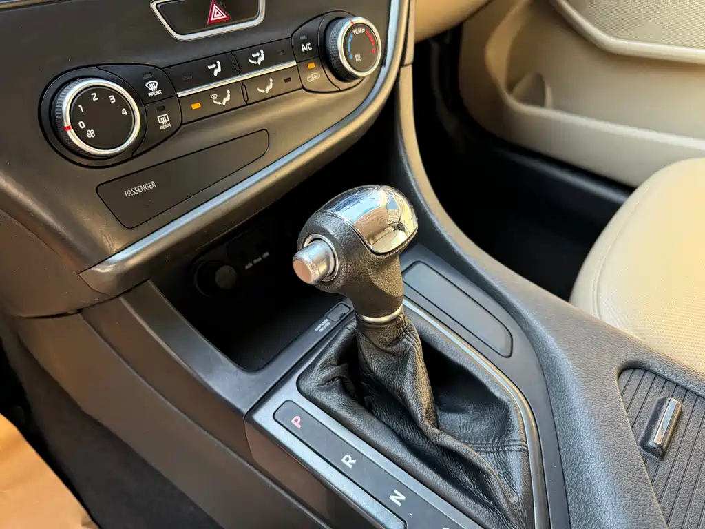 Kia K5 2.0 L Auto GL
