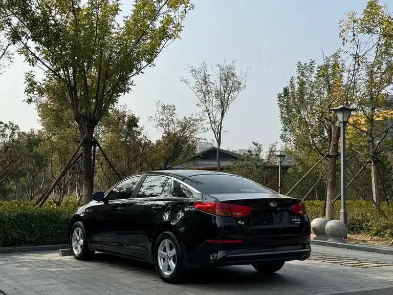 Kia K5 2.0 L Auto GL