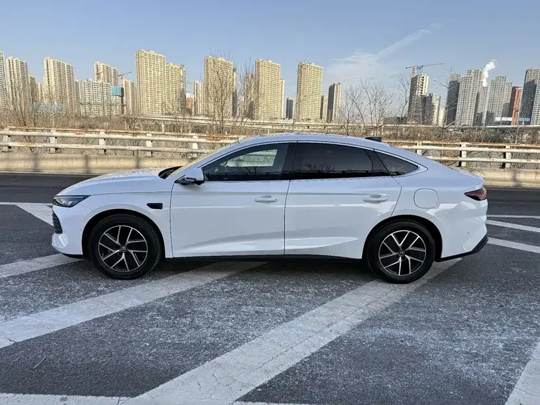 BYD Qin L DM-i Smart Drive 120 KM Leading
