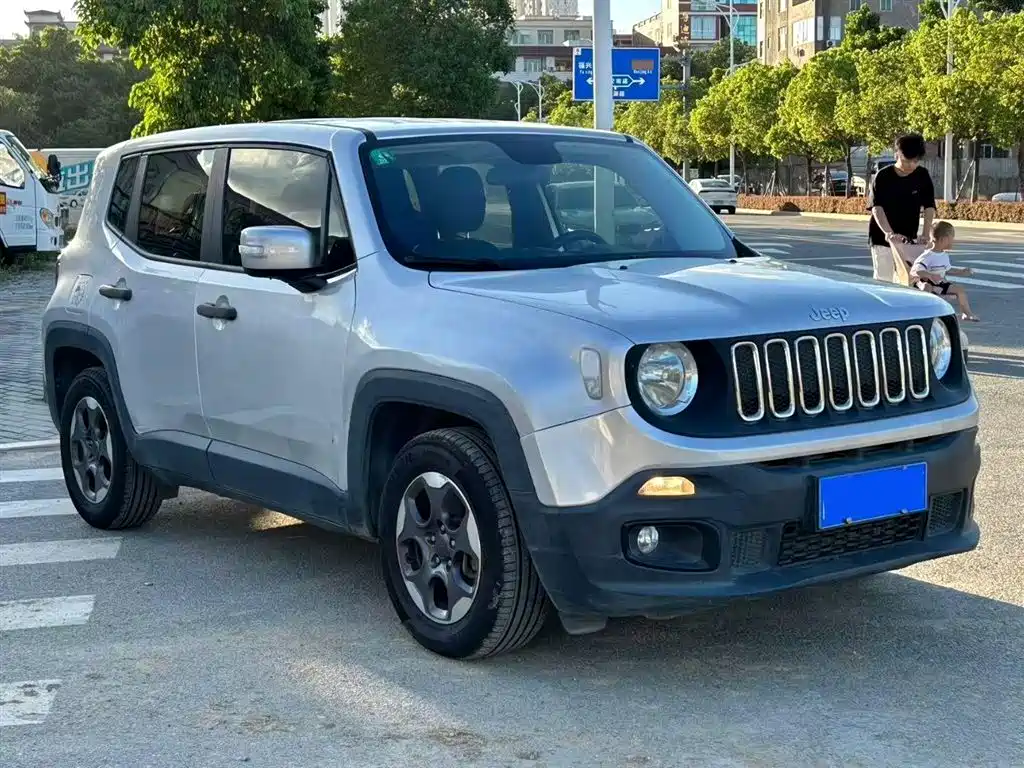Renegade 1.4 T Auto Kinetic