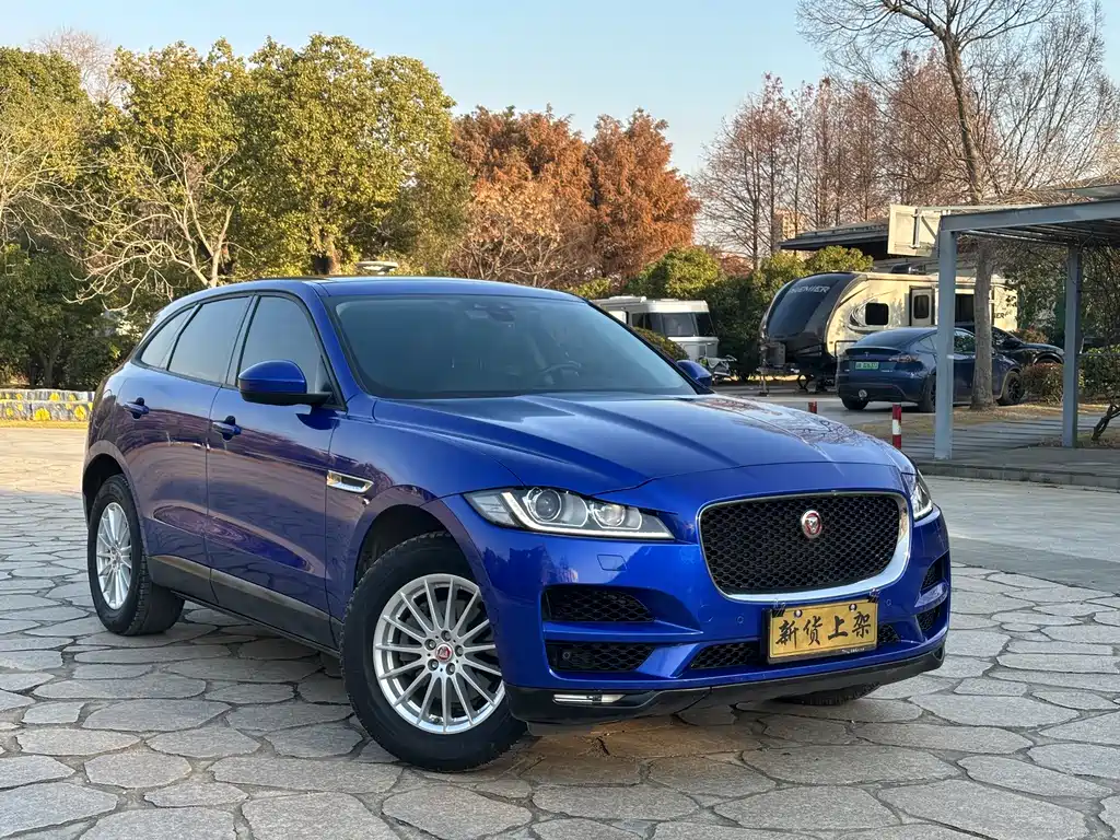 Jaguar F-PACE 2.0 T 4 WD Urban Premium