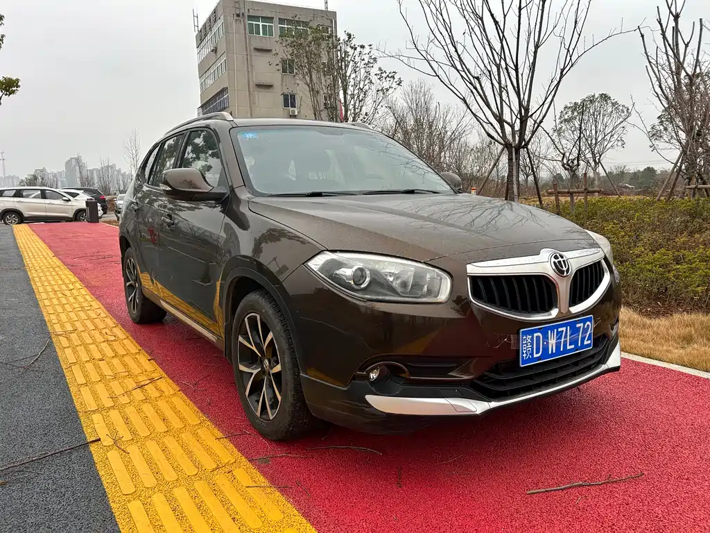 Brilliance V5 中华V5 2014款 1.5 T 手动两驱运动型