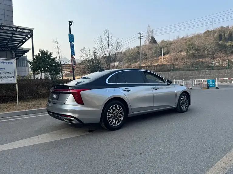 Hongqi H5 1.5 T DCT Flagship Charm
