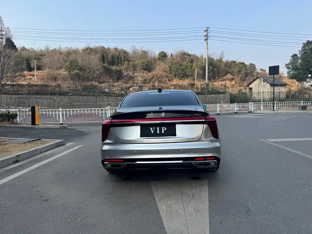 Hongqi H5 1.5 T DCT Flagship Charm