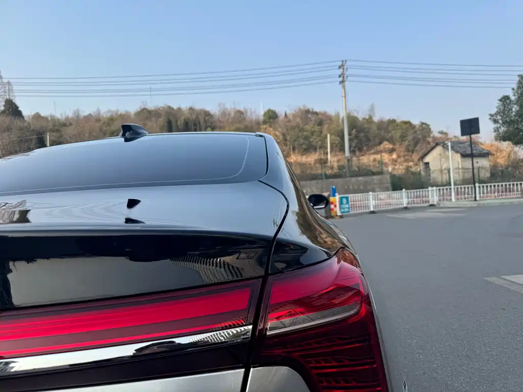 Hongqi H5 1.5 T DCT Flagship Charm