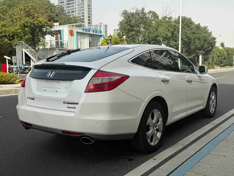 Honda Crosstour 3.5 L Distinguished