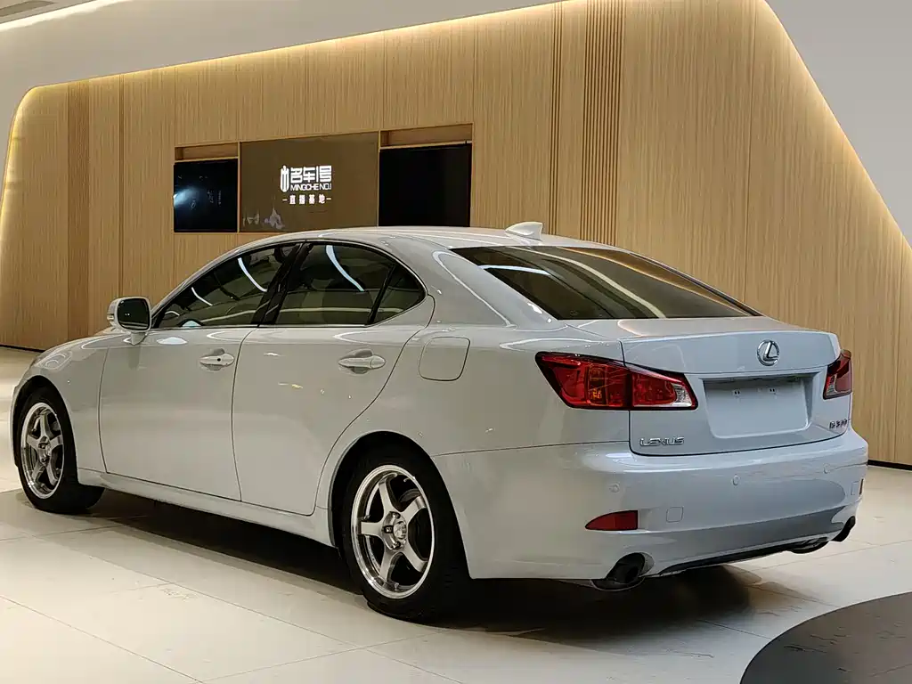 Lexus IS 300 Dynamic Shine